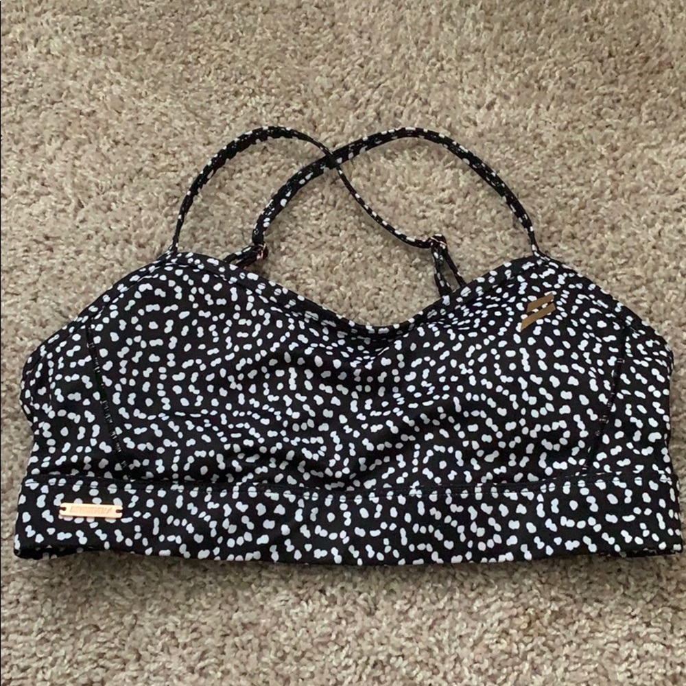 Cross back sports bra